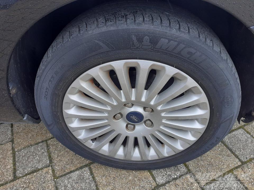 Ford Focus 1.6 16V  TITANIUM