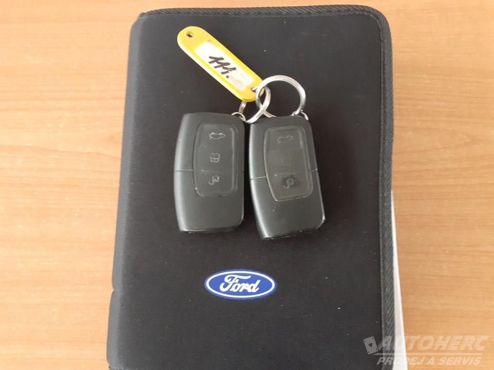 Ford Focus 1.6 16V  TITANIUM