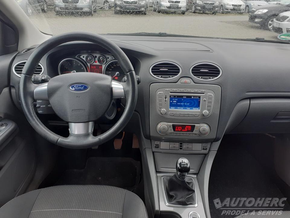 Ford Focus 1.6 16V  TITANIUM