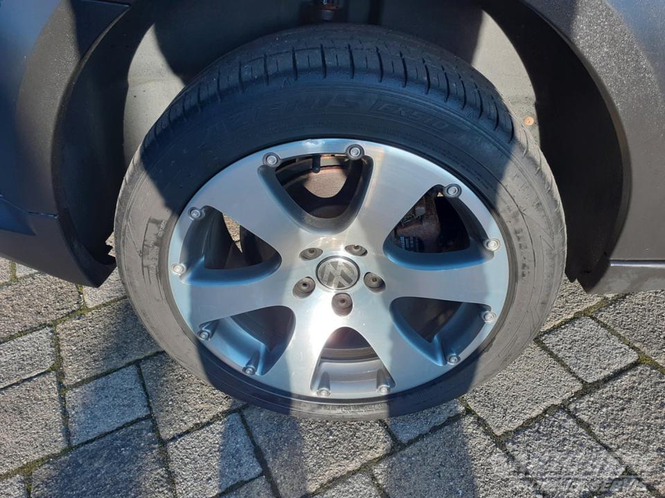 Volkswagen Touran 2.0 TDi CROSS