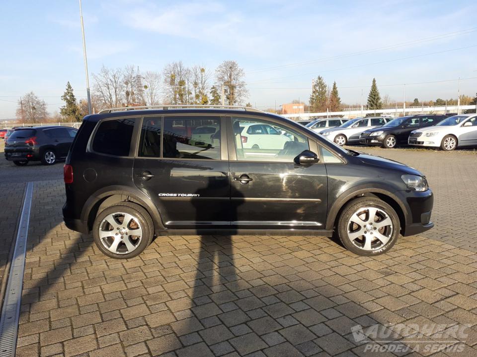 Volkswagen Touran 2.0 TDi CROSS