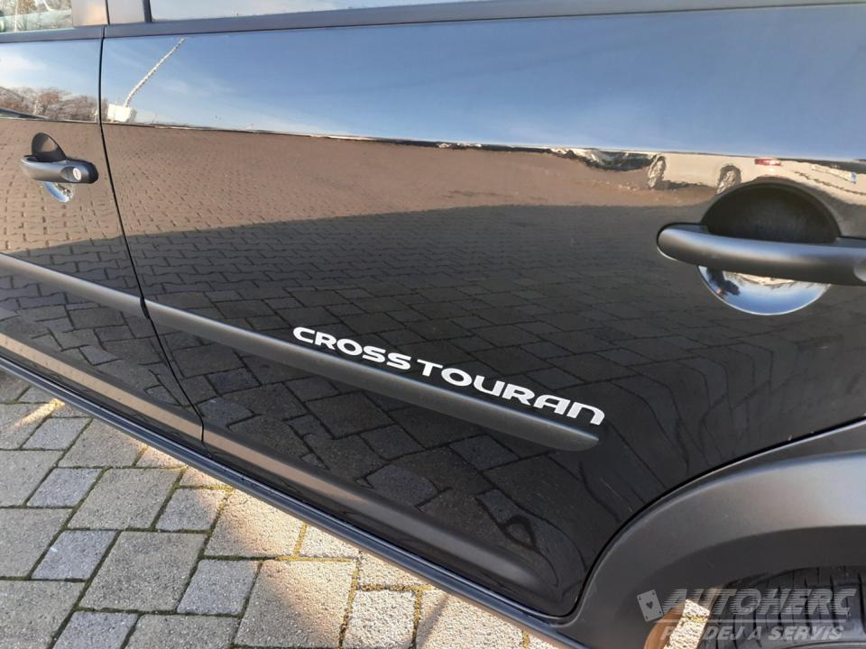 Volkswagen Touran 2.0 TDi CROSS