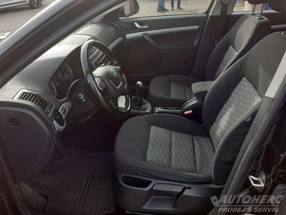 Škoda Octavia KOMBI 1.6 TDi 4x4 ČR
