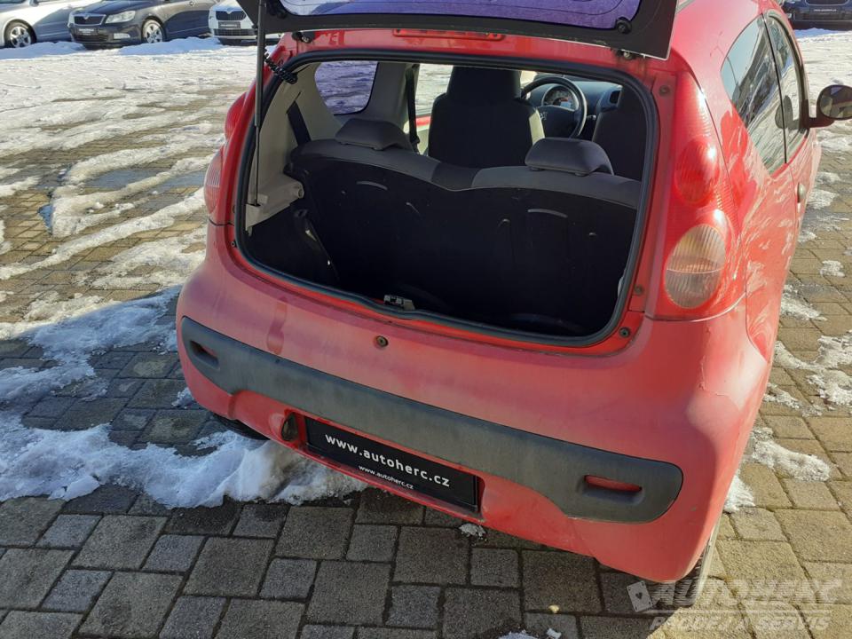 Peugeot 107 1.0 3 DV  ČR