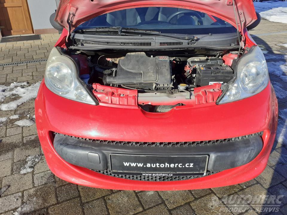 Peugeot 107 1.0 3 DV  ČR