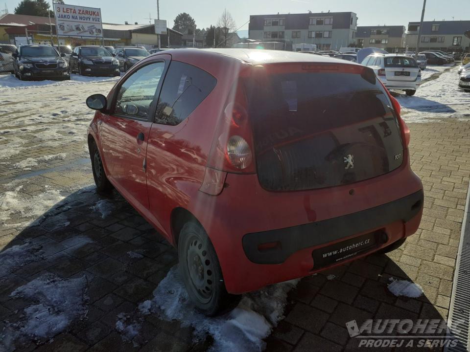 Peugeot 107 1.0 3 DV  ČR