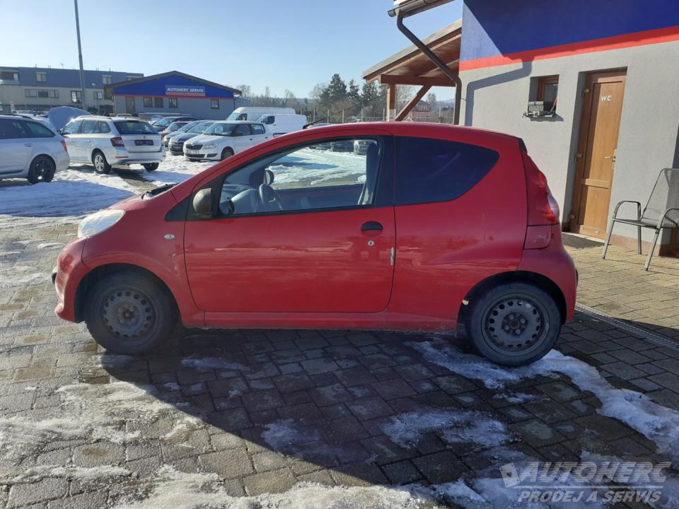 Peugeot 107 1.0 3 DV  ČR