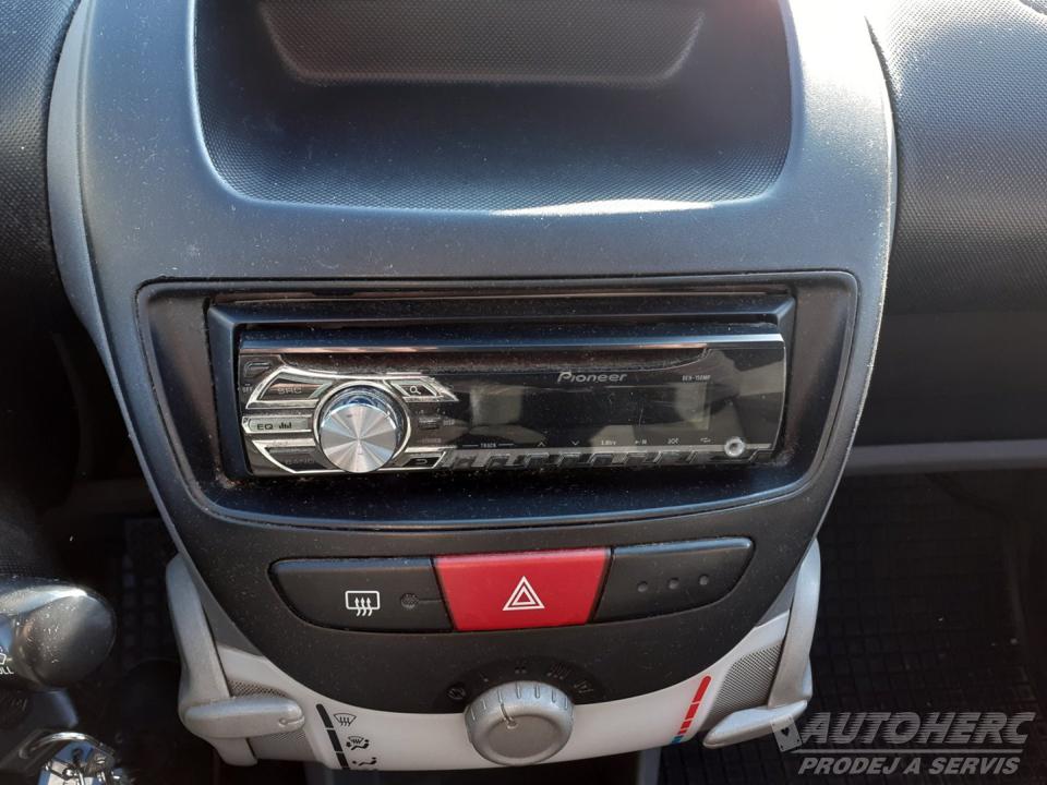 Peugeot 107 1.0 3 DV  ČR