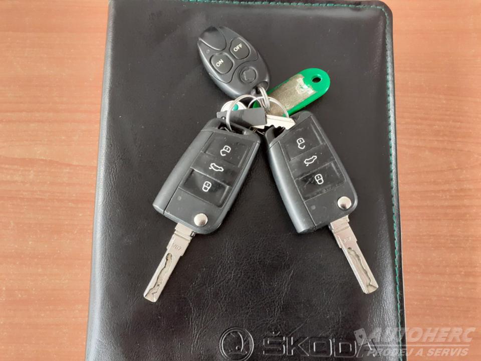 Škoda Octavia 2.0 TDi DSG ELEGANCE