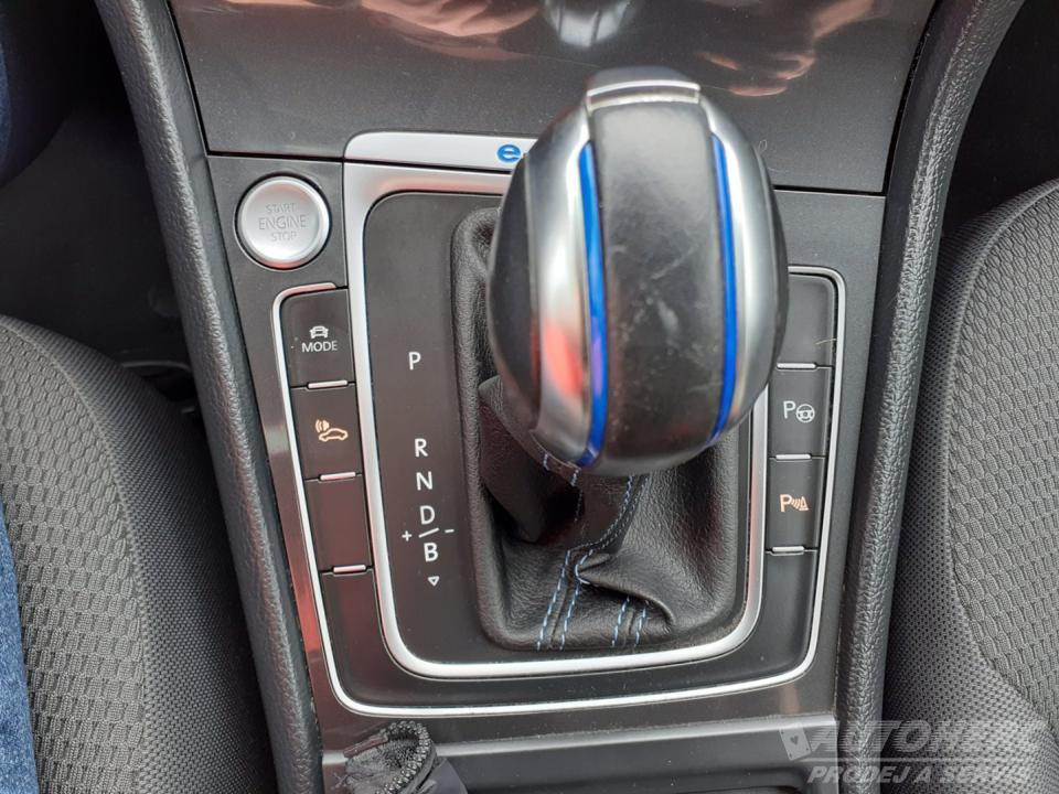 Volkswagen e-Golf VII 100Kw  ELEKTRO