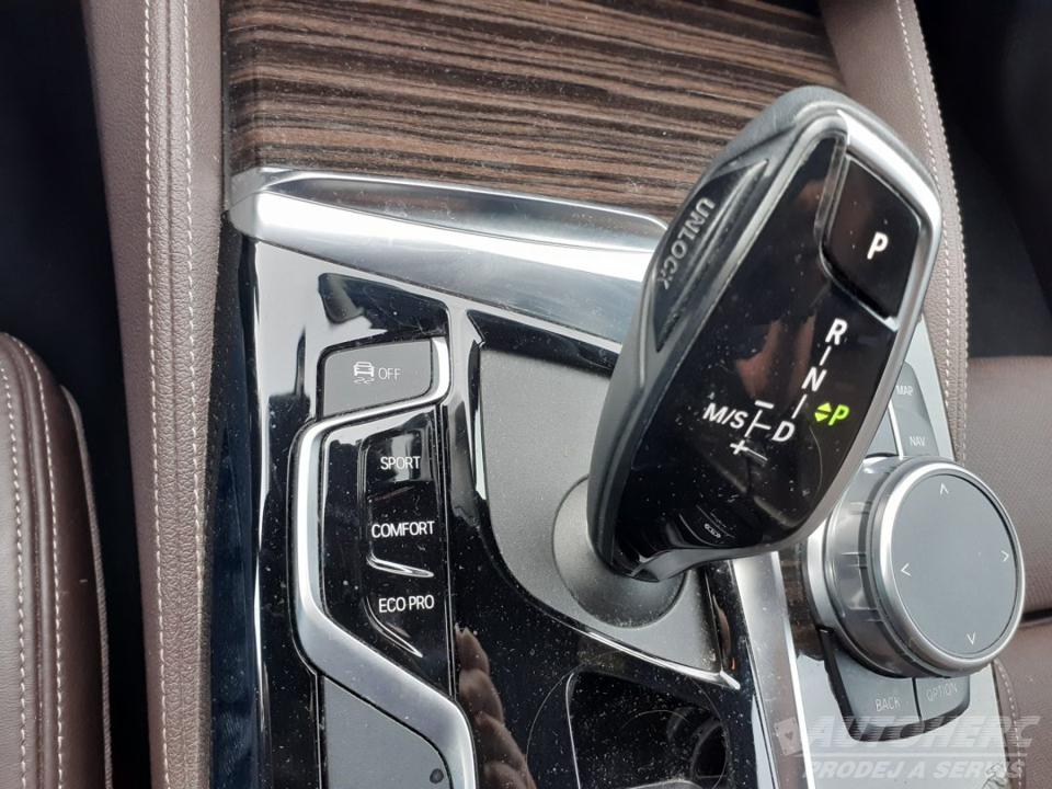 BMW Řada 5 530d x Drive Luxury Line