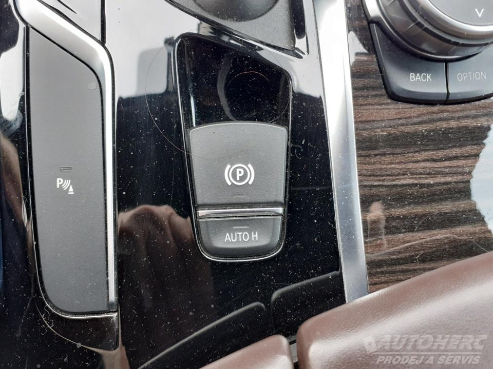 BMW Řada 5 530d x Drive Luxury Line