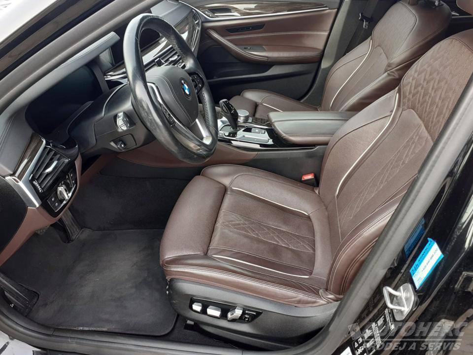 BMW Řada 5 530d x Drive Luxury Line