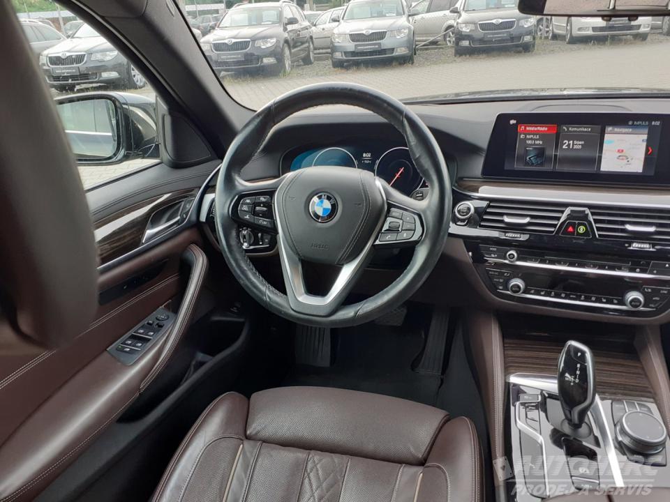BMW Řada 5 530d x Drive Luxury Line