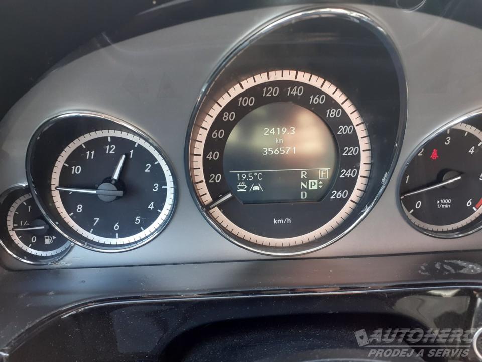 Mercedes-Benz Třídy E 3.0 6V CDi 4x4