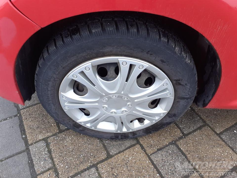 Peugeot 107 1.0 3 DV  ČR