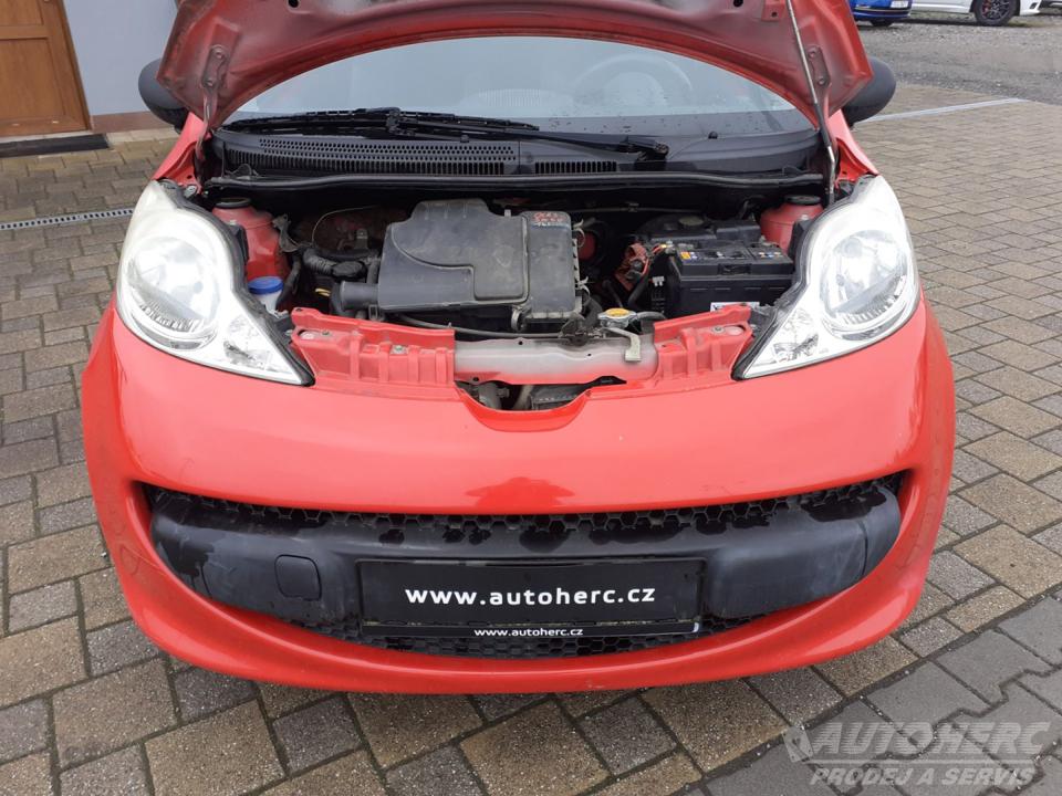 Peugeot 107 1.0 3 DV  ČR