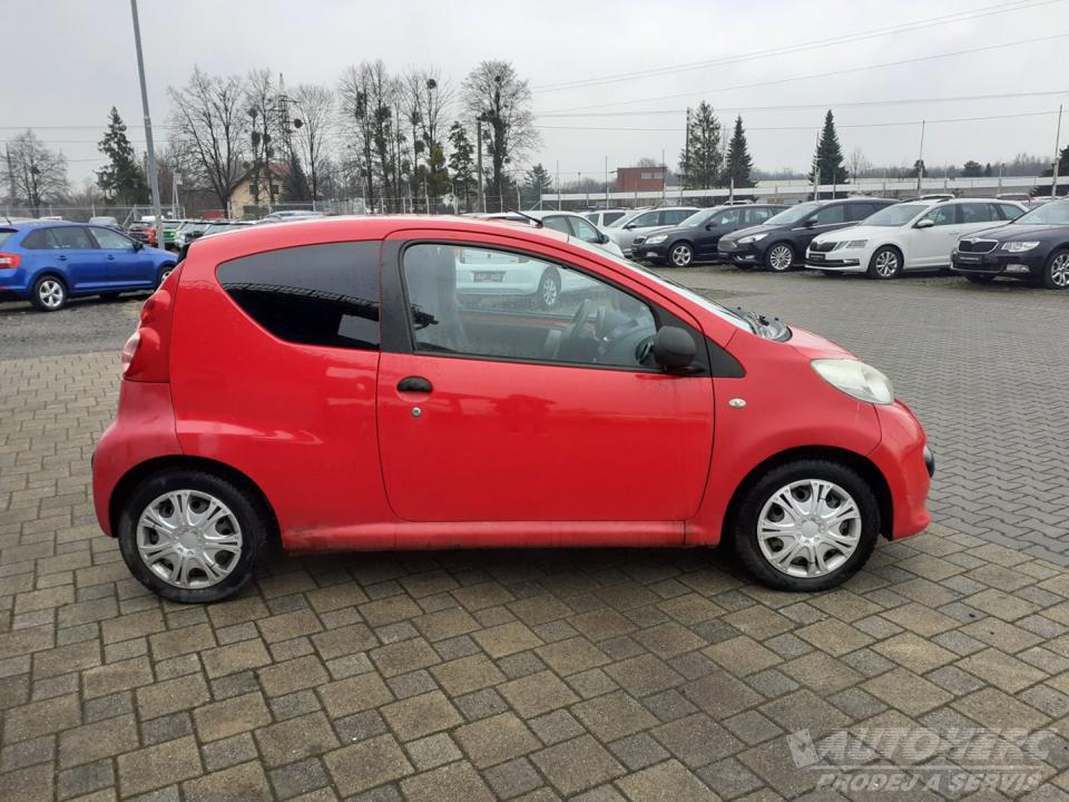 Peugeot 107 1.0 3 DV  ČR