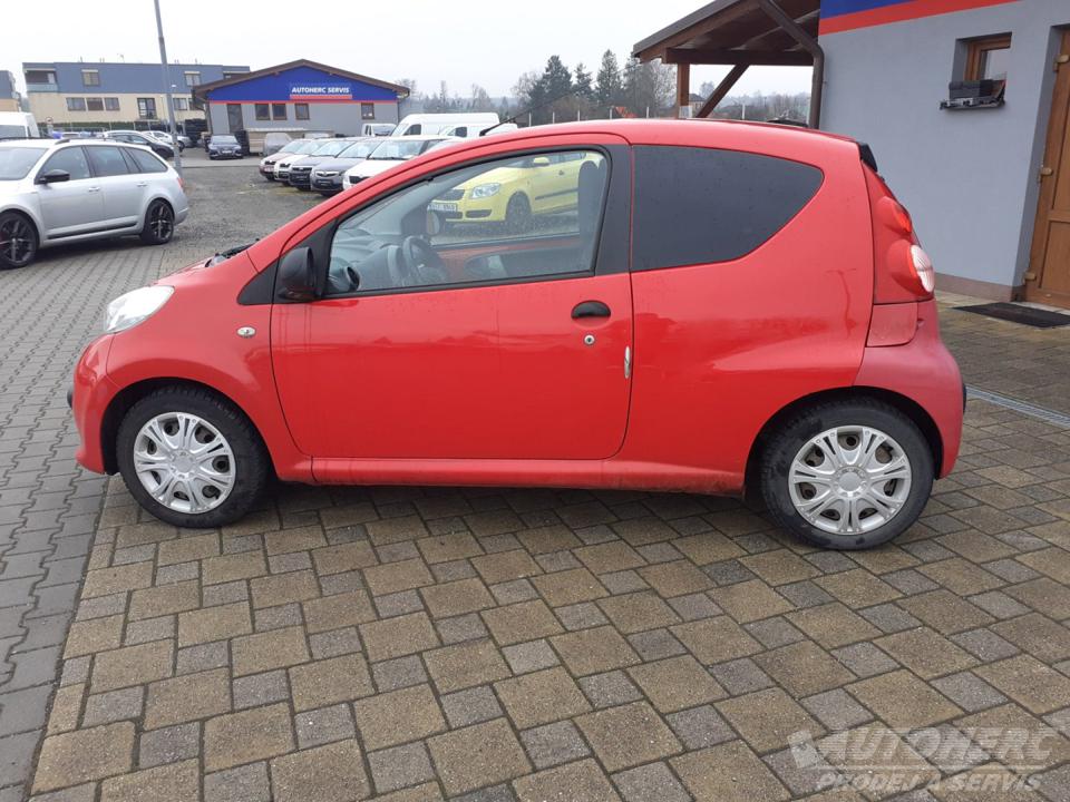 Peugeot 107 1.0 3 DV  ČR