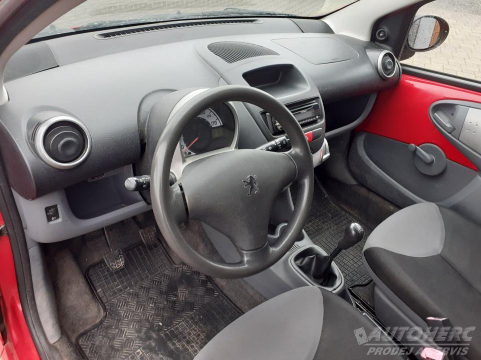 Peugeot 107 1.0 3 DV  ČR