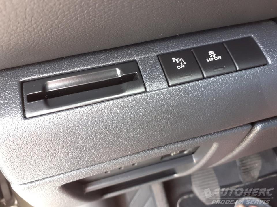 Peugeot 3008 1.6 i  16V 115Kw