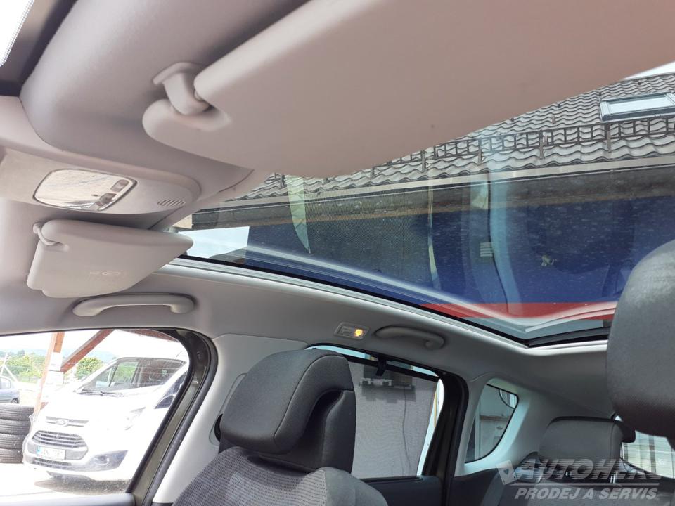 Peugeot 3008 1.6 i  16V 115Kw