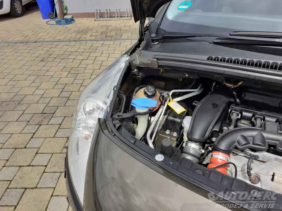 Peugeot 3008 1.6 i  16V 115Kw