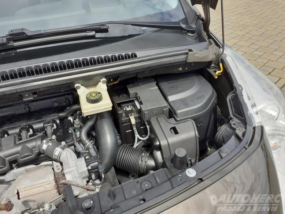 Peugeot 3008 1.6 i  16V 115Kw