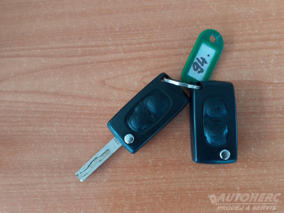 Peugeot 3008 1.6 i  16V 115Kw