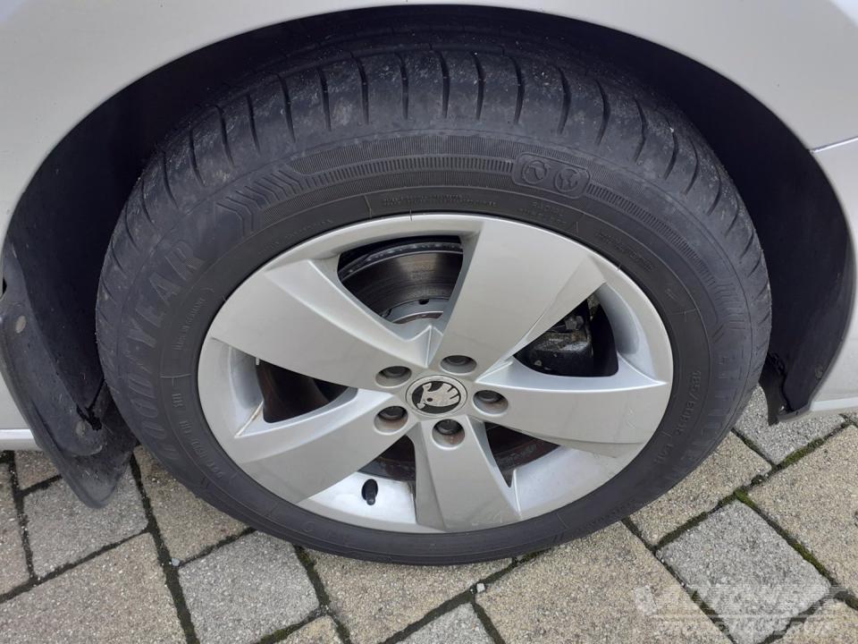 Škoda Fabia KOMBI 1.0 MPi ČR