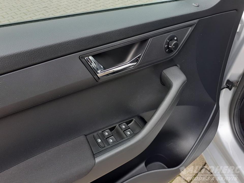 Škoda Fabia KOMBI 1.0 MPi ČR