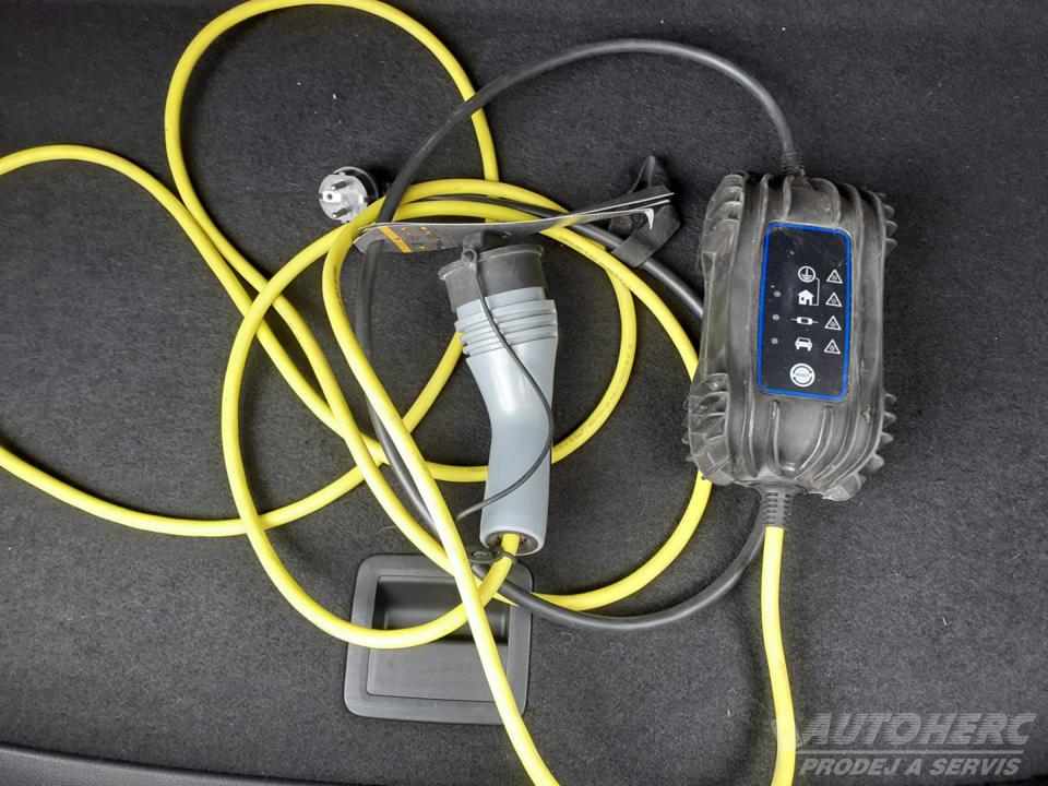 Volkswagen e-Golf VII 100Kw  ELEKTRO