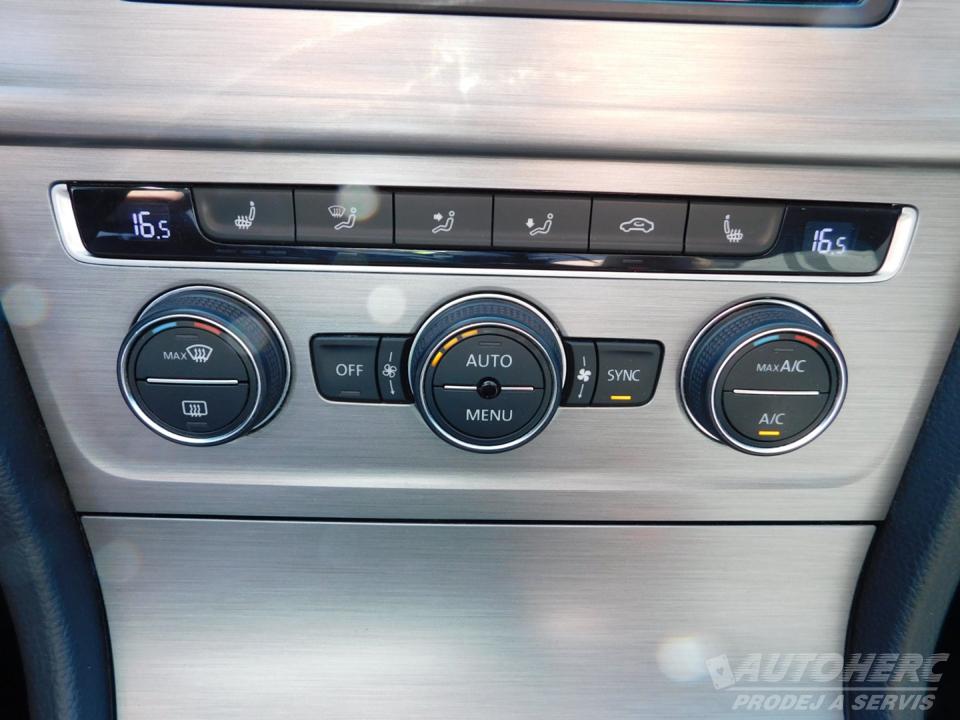 Volkswagen Golf VII KOMBI 2.0 TDI