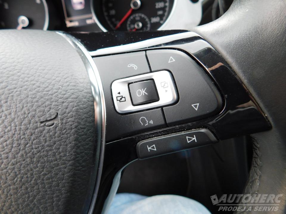 Volkswagen Golf VII KOMBI 2.0 TDi