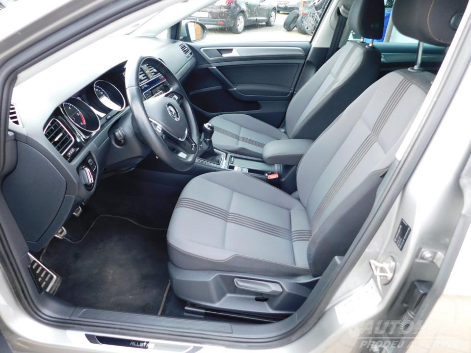 Volkswagen Golf VII KOMBI 2.0 TDi