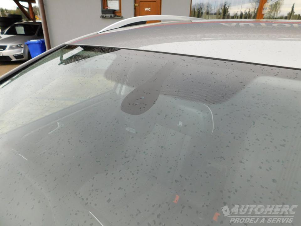 Volkswagen Golf VII KOMBI 2.0 TDi