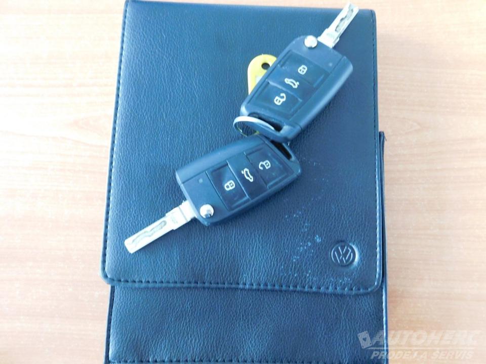 Volkswagen Golf VII KOMBI 2.0 TDi