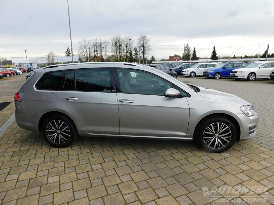 Volkswagen Golf VII KOMBI 2.0 TDi