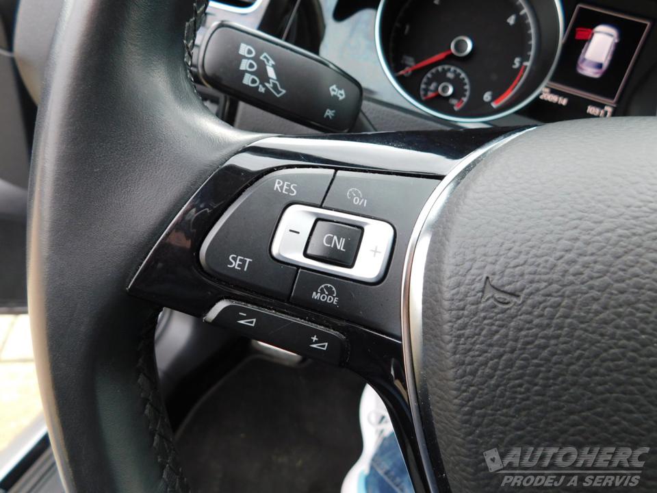 Volkswagen Golf VII KOMBI 2.0 TDi