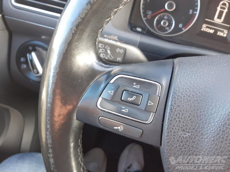 Volkswagen Touran 2.0 TDi CROSS