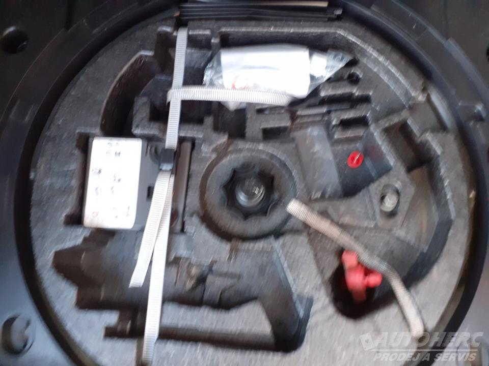 Volkswagen Touran 2.0 TDi CROSS