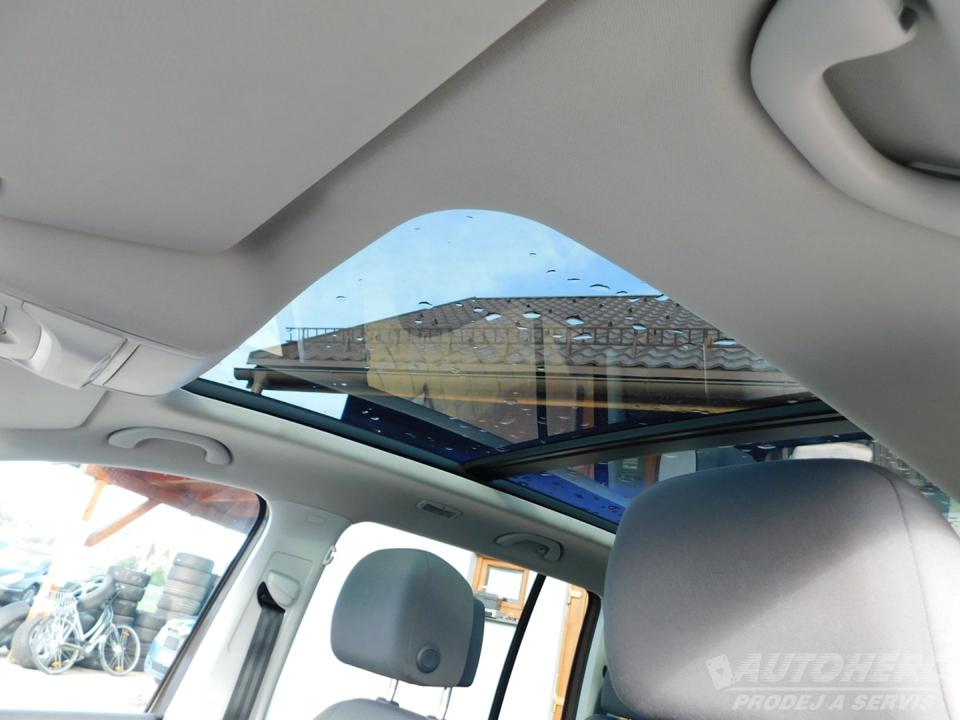 Volkswagen Touran 2.0 TDi Webasto