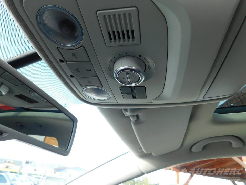 Volkswagen Touran 2.0 TDi Webasto