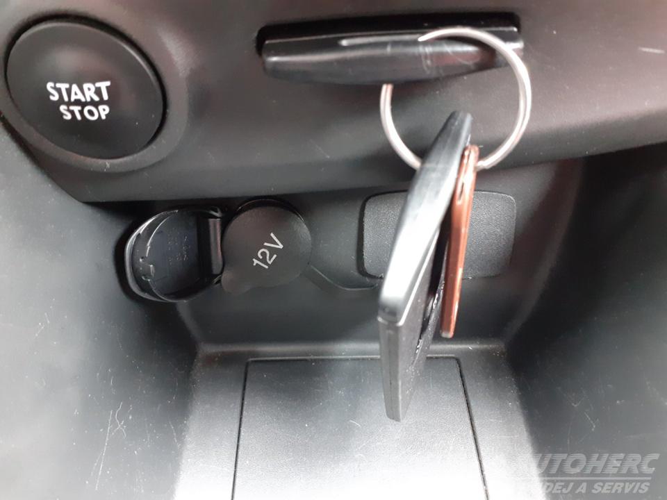 Renault Clio 1.2 16 V  1. MAJ.ČR