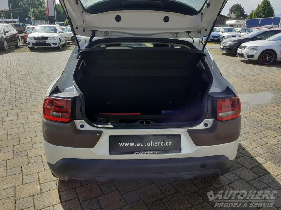 Citroën C4 Cactus 1.2 PT  KAMERA  ČR