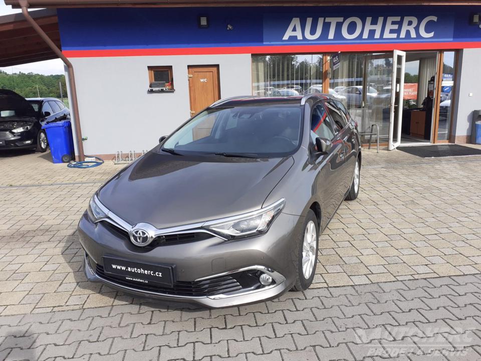 Toyota Auris 1.6 i Valvematic  AUTOMAT