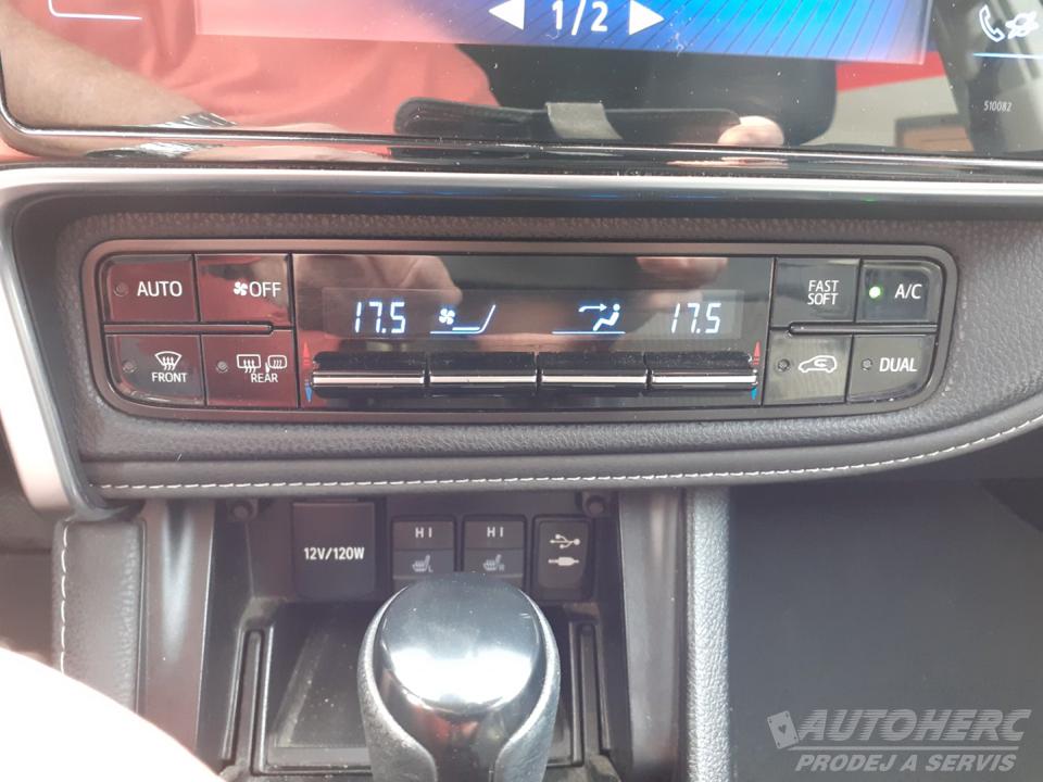 Toyota Auris 1.6 i Valvematic  AUTOMAT