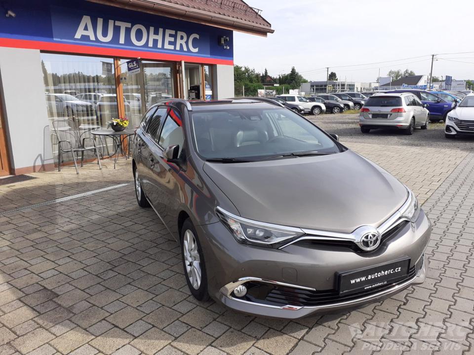 Toyota Auris 1.6 i Valvematic  AUTOMAT
