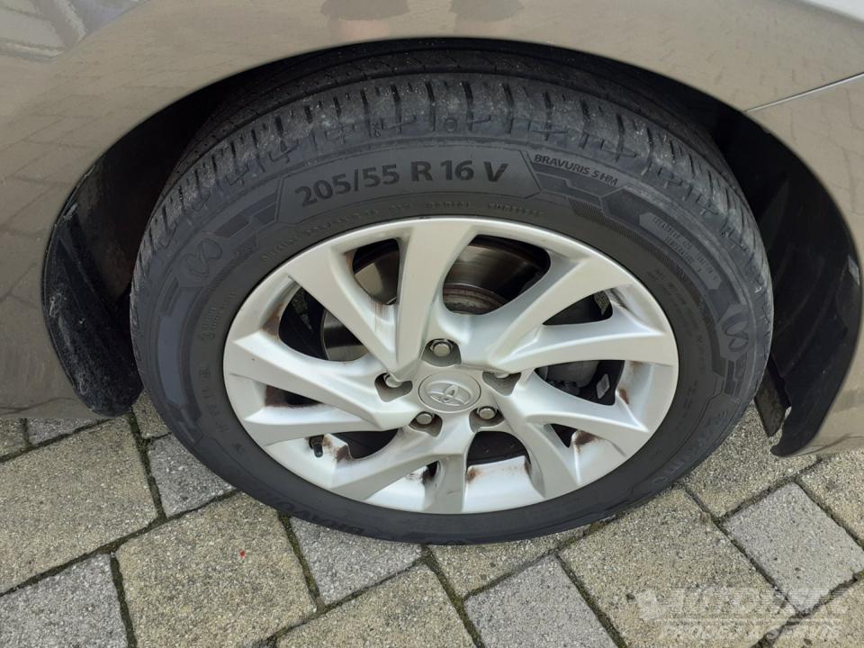 Toyota Auris 1.6 i Valvematic  AUTOMAT