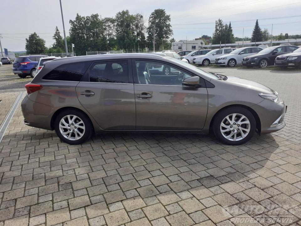 Toyota Auris 1.6 i Valvematic  AUTOMAT